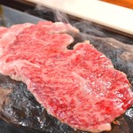 Ishiyaki Ando Wain Iwata - 800度の石で焼く石焼ステーキ