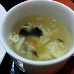 四川食府 - ランチセットのスープ