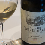 銀座 ハプスブルク・ファイルヒェン - グリューナー・フェルトリーナー・リード・ラム・カンプタールDAC・レゼルヴ
      2012/ワイングート・ブリュンデルマイヤー