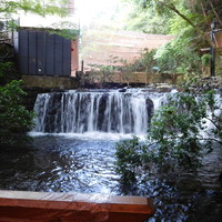 貴船べにや - 川床の流れ