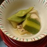 つる由 - 刀豆とお麩の煮物はほんま優しいのだ！