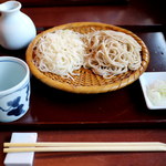 二色そば「今月の変わり蕎麦：かぼす蕎麦」