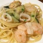 Osuteriarabukadhimita - 魚介の白ワインソースのパスタ