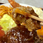 お食事処 淀ヤ - 黄身を絡めたら美味さ1段階アップ！