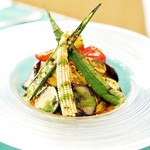 アマルフィ - リングイネ　（平麺）　マグロとウイキョウのアーリオ・オーリオ　ペルノー風味