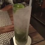 R restaurant & bar - 花火が終わって少し経って、電車まだ混み混みなのでどこかで飲んで時間潰そうとふらりと立ち寄ってきましたw花火終わった後は席も空きが沢山あってすんなり入れた！