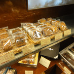 トシ・ヨロイヅカ - 