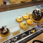 トシ・ヨロイヅカ - 