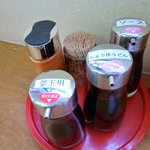 こだわりうどん一道 - 釜玉には釜玉用だしを掛けます