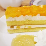 Cafe aya - リンゴとピーチのケーキ