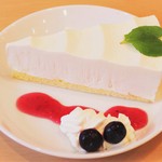 カフェ アヤ - レアチーズケーキ