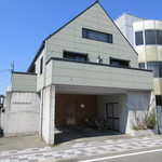 祇園寿司 - 寿司屋さんに見えない外観♪