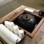 箱根・ルッカの森 - 冷たいほうじ茶のサービス