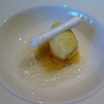 Le vrai - デセール「レモンとタイムのジュレ　パイナップルのソルベ」のアップ