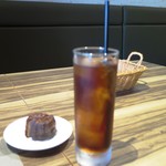 Le vrai - アイスティー、カヌレ