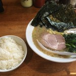 ラーメン喜輪 - ラーメン＋のり＋半ライス（サービス）