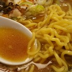 支那そば 北熊 - 支那そば と違い醤油スープでした