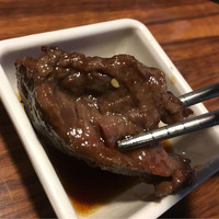 一頭買焼肉 玄 浅草本店 - ロース焼き後タレつけ