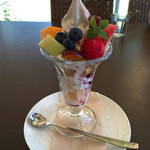 HATAKE STYLE 上山本店 - 季節のフルーツパフェ