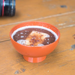 行者小屋 - おもち入りおしるこは500円。小豆はあまり食べた感じしませんが、おもちはがっつりありました。