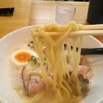 僕家のらーめん おえかき - 平打の中太麺