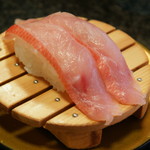 伊豆の回転寿司 花まる銀彩 - 地魚　金目鯛（５５０円）２０１６年７月