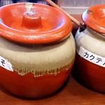 岐阜とんかつや - 味噌とソースどちらも掛けられます