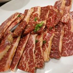 焼肉 山河 - ・「山河カルビ(¥464)」3人前。