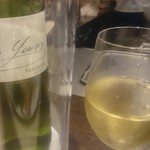キャトルラパン - 爽やかでフルーティーな口当たり、yeusesソーヴィニヨンブラン
