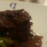 キャトルラパン - 柔らかな牛ほほ肉に、こっくり深みのある艷やかなワインソースが合う！