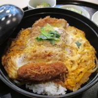 とんかつ まい泉 青山本店 - 黒豚かつ丼（ヒレ）