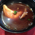 くいしんぼー山中 - 赤魚(あこう)のアラ汁 骨がシッカリと硬く、身はハラリと解けフワッと柔らかな旨味が射出される。