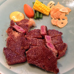 くいしんぼー山中 - 近江牛(素牛は但馬純血見方郡未経産(処女)38ヶ月育成380kg、５日寝せ)