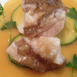 くいしんぼー山中 - かなり身の厚い、ゴツくて精悍な身肉だが身離れと口溶けが他の魚類と桁違いの素材。