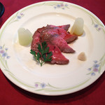 くいしんぼー山中 - ローストビーフ 付け合せは冬瓜の軽い含ませ煮