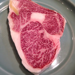 くいしんぼー山中 - 近江牛(素牛は見方郡38ヶ月育成未経産380kg、５日寝せ)