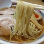 (再訪2016/7)麺もパツっと切れが良く、香り高い。