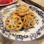 TAPiR - ハスのピクルス(奥にちょろっと紫大根のピクルスも)