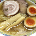 塩らーめん 780円（ネギ抜き）
          味玉1/2個 50円（1/2個は元々入ってます）