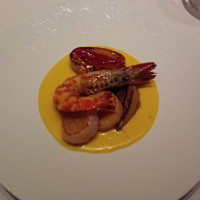 Benoit Alain Ducasse - 帆立貝と大海老のロースト　ウイキョウ　ブイヤベース