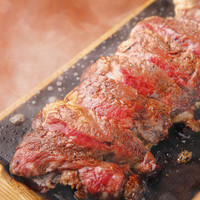 国産牛サーロイン肉の陽炎溶岩焼き 椎茸と和出汁の赤ワインソース