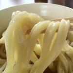 ひやひやの麺・・・適度な歯ごたえがあって、めっちゃ美味ですね～♬