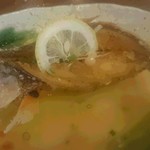 グルクンにんにくバター焼き