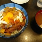 洋食 小春軒 - 小春軒特製カツ丼1300円