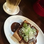 大衆酒場 やかん - 厚揚げのカレーがけ