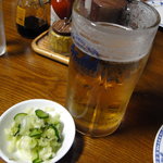 ブルドック - まずは突き出しでビール