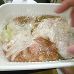 中国料理 桃林 - 麺にあんをかける