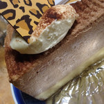 洋菓子ＪＵＮ - ブラウンのチーズケーキ。