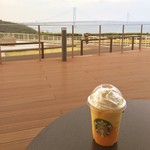 スターバックス・コーヒー - オレンジフラペチーノと明石大橋