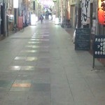 縁伝 - 20メートルくらいで右の路地へ 